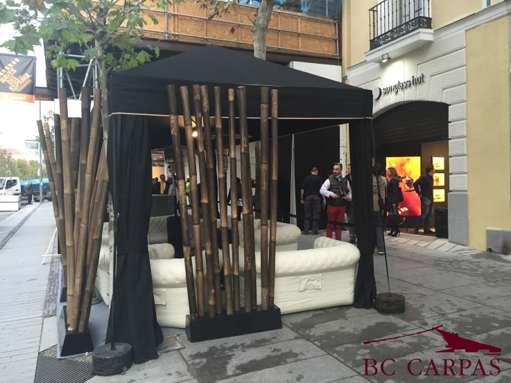 Carpa chill-out en la calle Serrano de Madrid